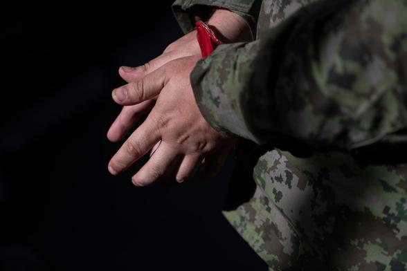 KYIV INDEPENDENT: Update: Russian soldier arrested, suspected of killing 5 Ukrainian soldiers, 1 civilian in Kharkiv Oblast  The Kharkiv Regional Prosecutor's Office said that an unknown person killed five service members of Ukraine's armed forces in Kharkiv Oblast on Oct. 13 #Ukraine