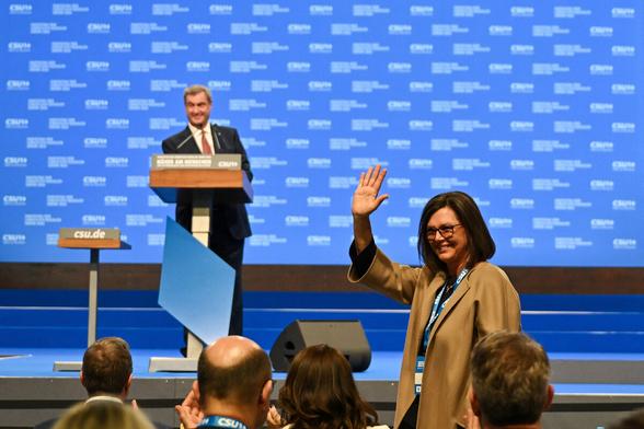 Nach einer bemerkenswert unsöderhaften Rede feiert die CSU auf ihrem Parteitag Markus Söder – besonders wegen eines Satzes.