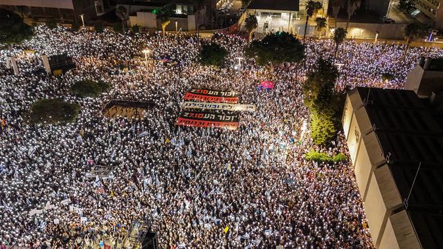 ⚡ NEWSMass rally against Netanyahu ahead of pivotal Israeli electionThousands of Israelis participated in a mass rally opposing Prime Minister Benjamin Netanyahu ahead of the pivotal national elections scheduled for Tuesday. The demonstration highlights significant domestic political tension and public dissent...📰 #Diplomacy #Geopolitics #GeoWire