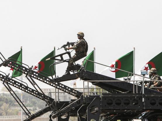 ⚡ NEWSAlgeria Deploys Troops to Niger in Historic Military ShiftAlgeria is deploying troops to Niger, marking its first foreign military deployment in 50 years. This move signifies a significant shift in Algeria's military doctrine and indicates heightened involvement in regional security dynamics within the Sahel.📰  #Diplomacy #Geopolitics #GeoWire