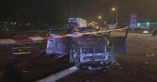 RaiNews: Voragini, vetri rotti, auto distrutte: Kiev sotto attacco nella notteAlmeno una persona è morta e altre dieci sono rimaste ferite nell'attacco che ha colpito la capitale ucraina. Danneggiato anche il Ponte Sud con le infrastrutture della metropolitana, traffico sospesoCraters, broken glass, destroyed cars: Kyiv under attack in the night.At least one person died and ten others were injured in the attack that struck Ukraine's capital. The South Bridge was also damaged, along with metro infrastructure, and traffic has been suspended.#Ukraine #TheSouthBridge