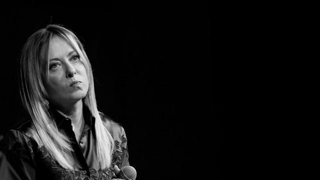 L'Huffington Post - News, inchieste e approfondimenti HuffPost: Coerenza una tantumLa premier è disposta a pagare un prezzo politico pur di restare coerente nel sostegno a Kiev. È davvero un peccato che Meloni riesca a non essere populista solo sull'Ucraina, e non sul resto. Ed è un peccato che questo salto non riescano a farlo tanti leader di partito, ancora intrappolati dentro la falsa idea per cui difendere Kiev significa difendere la logica delle armiOne-time consistencyThe Prime Minister is willing to pay a political price in order to remain consistent in her support for Kyiv. It's really a shame that Meloni can't be populist just about Ukraine, and not the rest. And it's a shame that so many party leaders fail to make this leap, still trapped in the false idea that defending Kyiv means defending the logic of weapons.#Meloni #Ukraine 