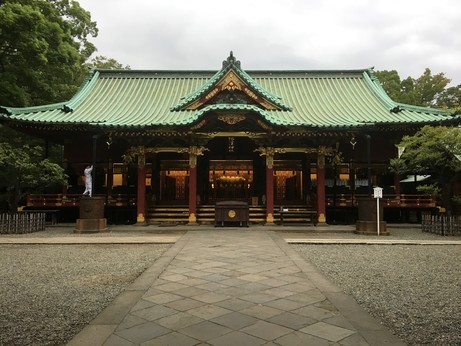 Le bâtiment principal du temple de Nezu. 