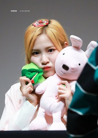 remi, katsuno rise, cherry bullet, fansign,  1 person, close up