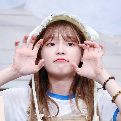 oh my girl's seunghee at fansign
