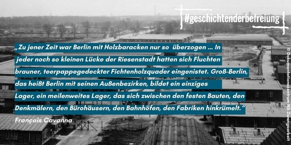„Zu jener Zeit war Berlin mit Holzbaracken nur so  überzogen … In jeder noch so kleinen Lücke der Riesenstadt hatten sich Fluchten brauner, teerpappegedeckter Fichtenholzquader eingenistet. Groß-Berlin, das heißt Berlin mit seinen Außenbezirken, bildet ein einziges Lager, ein meilenweites Lager, das sich zwischen den festen Bauten, den Denkmälern, den Bürohäusern, den Bahnhöfen, den Fabriken hinkrümelt.“