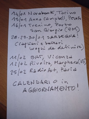 Un foglietto scritto a mano con alcune delle date fissate a gennaio e febbraio 2022. Su filosottile.noblogs.org presto in dettaglio