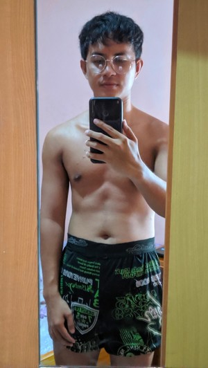 Post workout mirror selfie 🤳