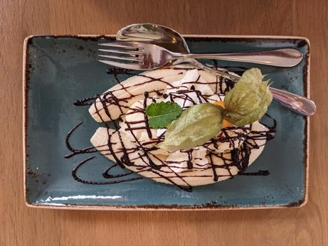 banana split ice cream top down