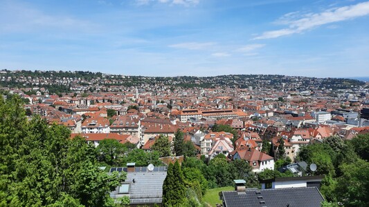 Blick auf Stuttgart-West vom Ausichtspunkt Hasenbergsteige.