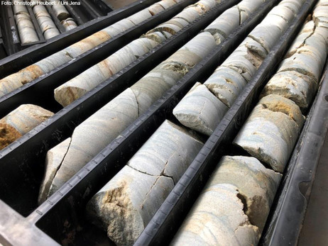 Drill cores in core boxes.