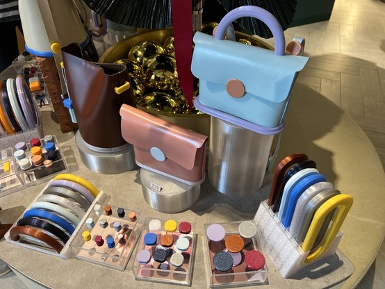 Customised handmade leather bags with 3D printed parts