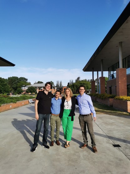 Picture of Miguel Dobrich, Matías Jackson, Carolina Aguerre and Joaquin Maquieira at the San Andrés University campus (Buenos Aires, Argentina).
They all look joyful, on a beautiful spring day.