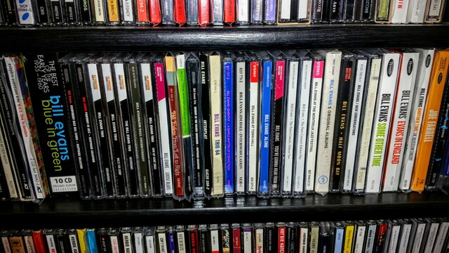 Bill Evans cd "oldies" (black shelf) 