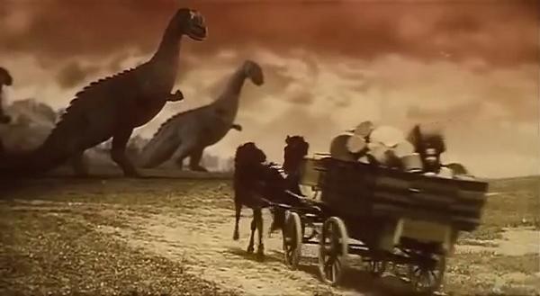 Ein Pferdegespann voller Blechtöpfe rast durch eine Karge gegend direkt auf eine Herde riesiger Fantasie-Dinosaurier zu