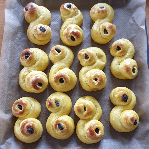 The same 11 buns already baked