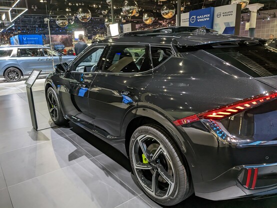 Side rear view of Kia EV6GT 