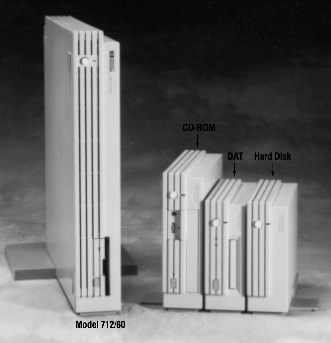 Image HP model 712/60 with CD-ROM, DAT and HD peripherals in similar design.