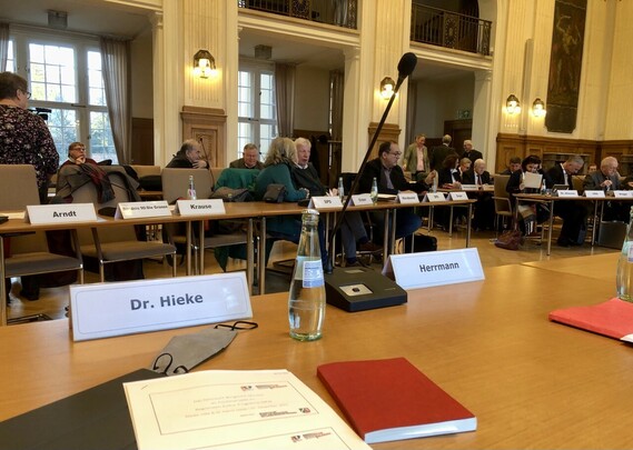 Sitzung im Plenarsaal 