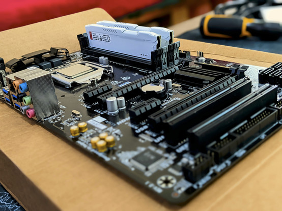 X97 Motherboard with i7 4770K and 16GB of DDR3 RAM