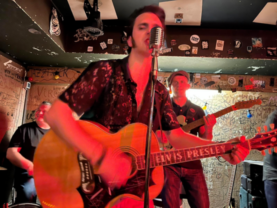 Aron King and his Ferriday Rockers live on stage
