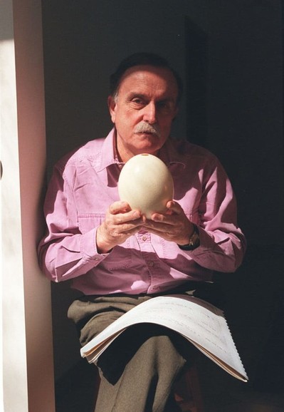 Alvin Lucier 