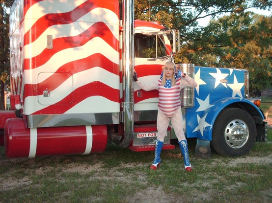 Lady Gaga: Born The US Way 