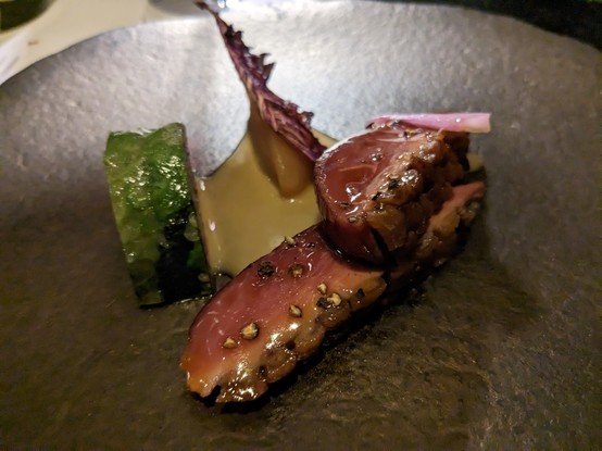 Played duck slices and Napa cabbage duck sausage
