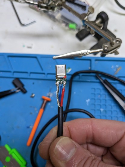 Resoldered cable onto the usb c port