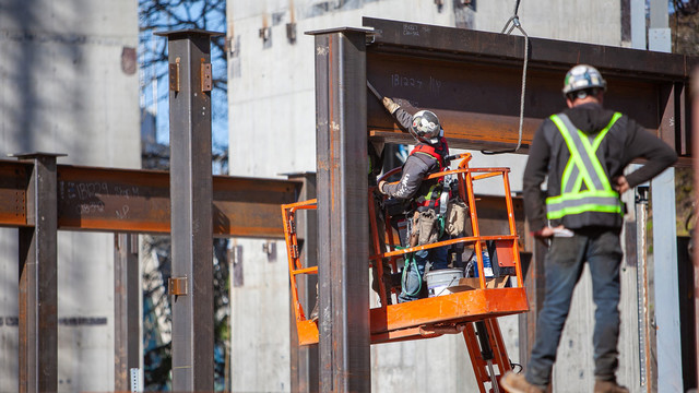 Canadá va a regularizar a 1.000 trabajadores de la construcción indocumentados en Toronto. Foto: <a href="https://unsplash.com/@quinley1770?utm_source=unsplash&utm_medium=referral&utm_content=creditCopyText">Rick Hyne</a> on <a href="https://unsplash.com/photos/cqNgo3sQ_24?utm_source=unsplash&utm_medium=referral&utm_content=creditCopyText">Unsplash</a>