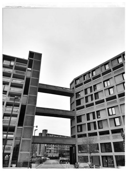 Park Hill Flats, Sheffield displaying it's high-rise inter-block walkways.