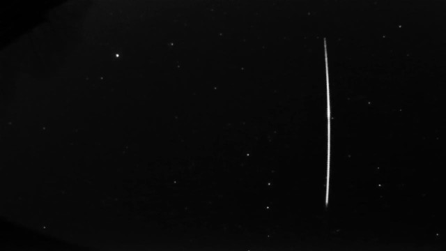 Meteoor boven Dwingeloo, opgenomen met een raspberry pi meteorencamera deel van #globalmeteornetwork.