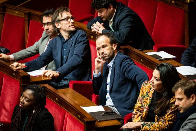 Manuel Bompard, le coordinateur de La France insoumise, et une partie de son groupe parlementaire en février 2023. © Photo Xose Bouzas / Hans Lucas via AFP