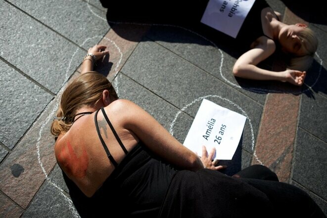 Action Die in du collectif NousToutes contre les féminicides, les violences sexuelles et le patriarcat à Toulouse, le 22 octobre 2022. © Photo Alain Pitton / NurPhoto via AFP