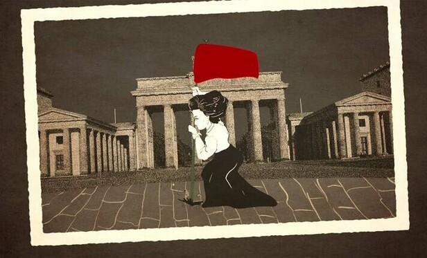 Rosa Luxemburg mit einer roten Fahne vor dem Brandenburger Tor. Bild aus dem Video von Paul Mason.