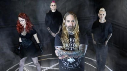 ChatGPT making things up about the article:

In this article, metal singer Dez Fafara shares his experience with a near-death experience due to COVID-19 and how it eventually led to a Coal Chamber reunion. Fafara says that getting back together with the band came very naturally and organically, not like a “business transaction”. He and the band are focused on having a good time and creating new music, and Fafara is grateful to be in good health and creating again.