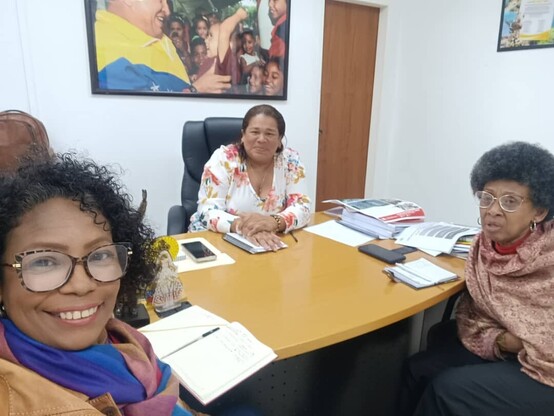 #EnDesarrollo Pdta. de Conadecafro Conadecafro Marizabel Blanco
 en reunión con la pdta. de Fundaccs @NorisHerrerar
 y la Coordinadora de la Estructura Nacional del Congreso de la Nueva Época Capítulo Afrodescendientes Demetria Casimira Monasterio Vásquez,  analizando las posibilidades de alianzas favorables para las poblaciones Afrodescendientes de Caracas. 
#ChávezDelMundo 