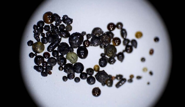 Glass beads from the moon