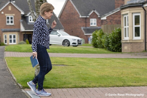 Nicola Sturgeon Entering her Glasgow home. © Gavin Ross Photography