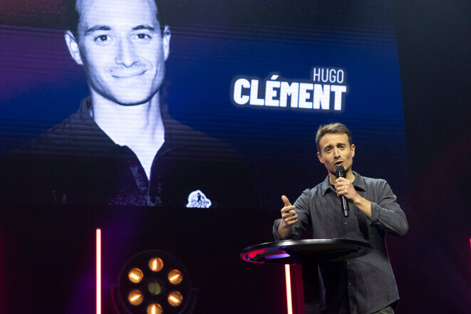 Hugo Clément lors du débat organisé par Valeurs Actuelles à Paris, le 13 avril 2023. © Photo Vincent Isore / IP3 via MaxPPP