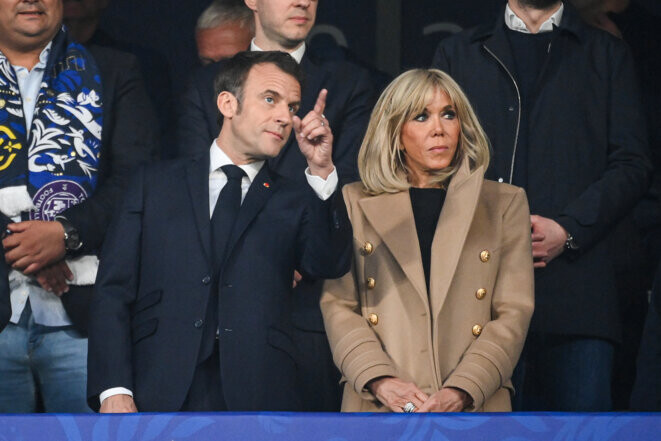 Emmanuel et Brigitte Macron le 29 avril 2023, au Stade de France pour la finale de la Coupe de France de football. © Photo Franck Fife / AFP