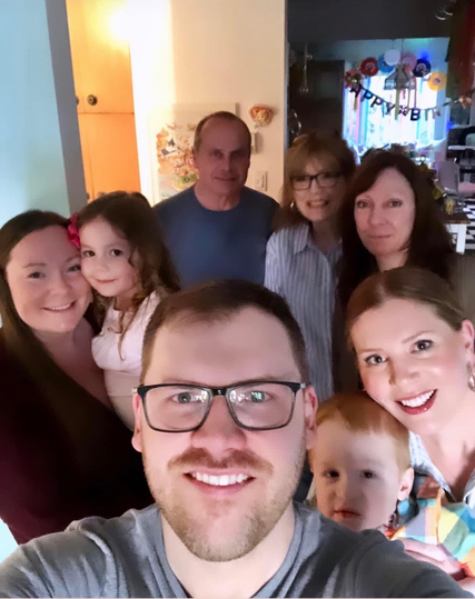 Family selfie photo with my sis,bil,nephew,daughter,gd,brother;stepmum,me