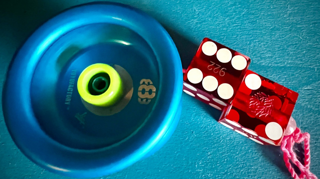 Yo-yo factory 888 with green hubstacks. Red casino dice counterweights. 