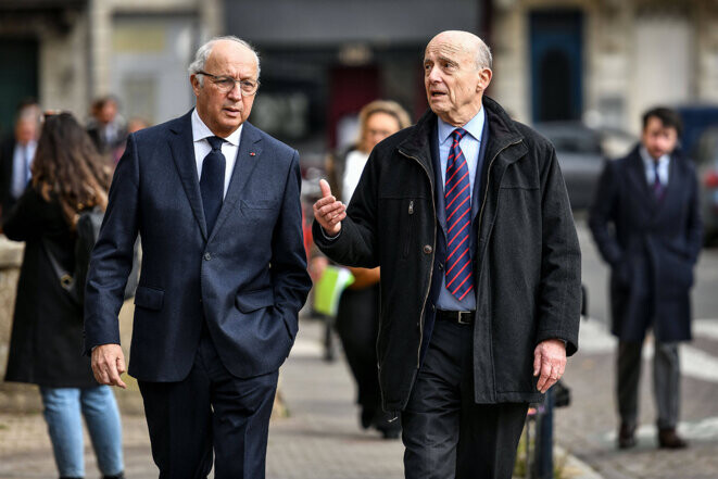 Laurent Fabius et Alain Juppé à Bordeaux pour une audience délocalisée de la cour constitutionnelle le 21 février 2023. © Photo Ugo Amez / Sipa