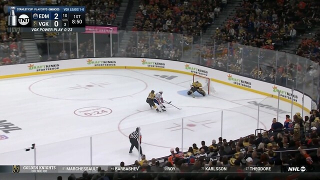 Connor McDavid Pokes it in for short handed goal. 