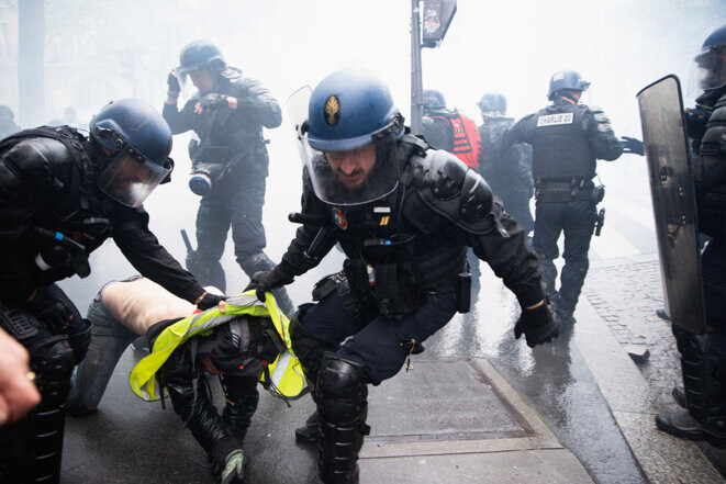 Arrestation d'un manifestant lors du 1er mai 2023 à Paris. © Photo Maurizio Orlando / Hans Lucas via AFP