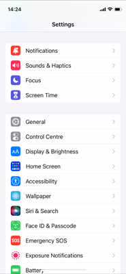 An iPhones settings screen showing the notifications settings with a new option to â€žManage Notifications by Deviceâ€œ with a list of devices connected to the same iCloud account such as an iPhone, iPad, MacBook and Apple TV.