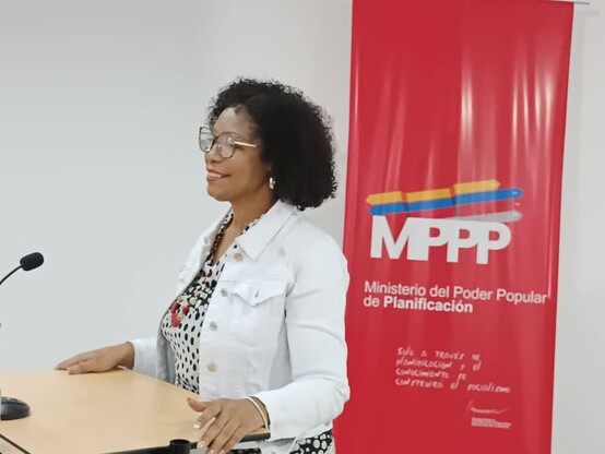 Marizabel Blanco
@MarizabelAfro @soymarizabelblanco.s 

#AlMomento En el marco del mes de la Afrovenezolanidad, nos encontramos representando al pueblo afrovenezolano en la sede del @MPPPlanifica junto a @rmenendezp.

Los invitamos a participar en el curso de formación masiva: "Afrovenezolanidad. Un concepto de nación".