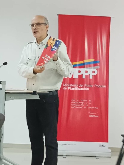 Marizabel Blanco
@MarizabelAfro @soymarizabelblanco.s 

#AlMomento En el marco del mes de la Afrovenezolanidad, nos encontramos representando al pueblo afrovenezolano en la sede del @MPPPlanifica junto a @rmenendezp.

Los invitamos a participar en el curso de formación masiva: "Afrovenezolanidad. Un concepto de nación".