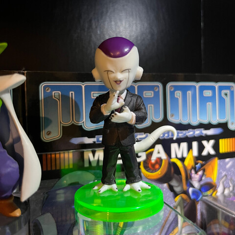 A WCF figure of Boss Frieza from the front